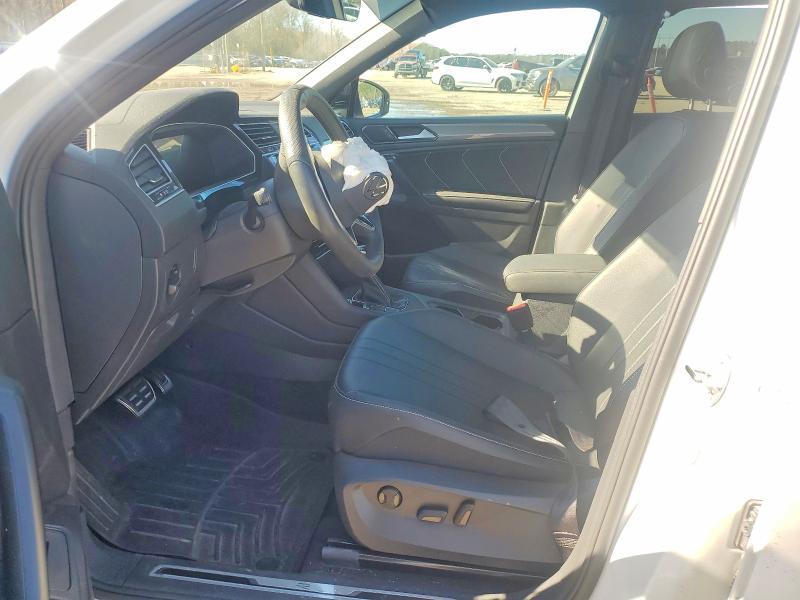 2024 Volkswagen Tiguan se R-line Black
