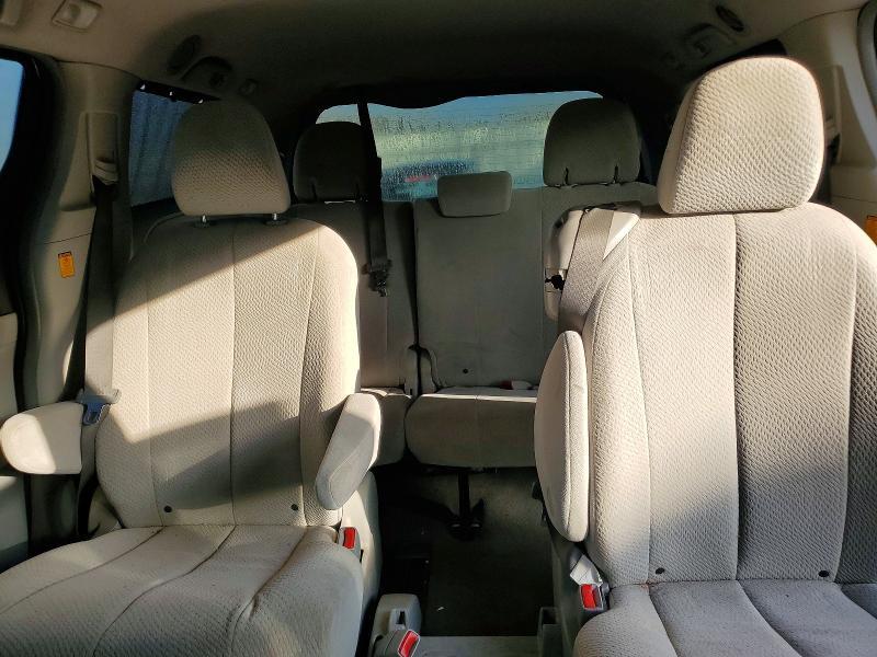 2011 Toyota Sienna le