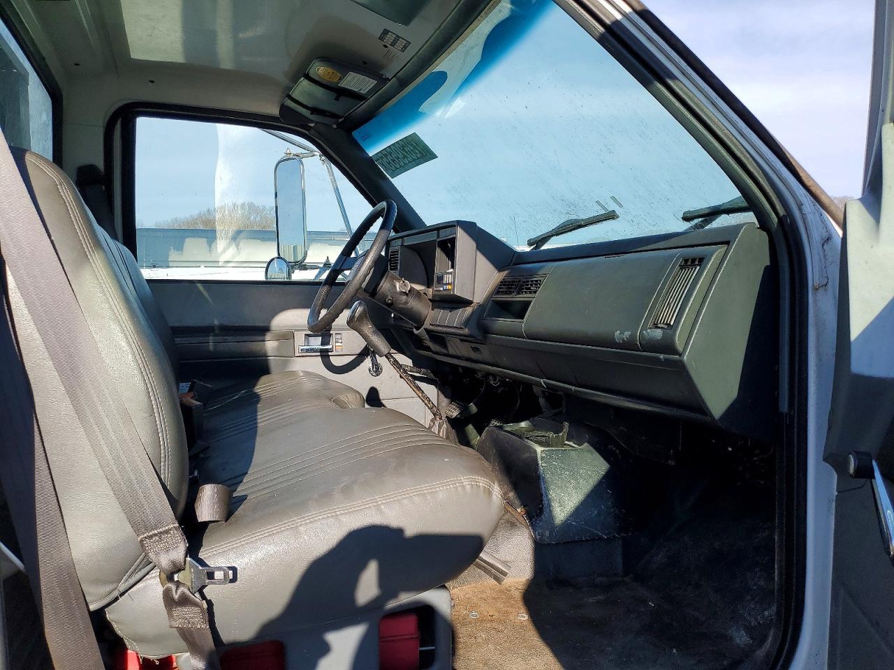 1999 Chevrolet C7500 Flatbed Truck