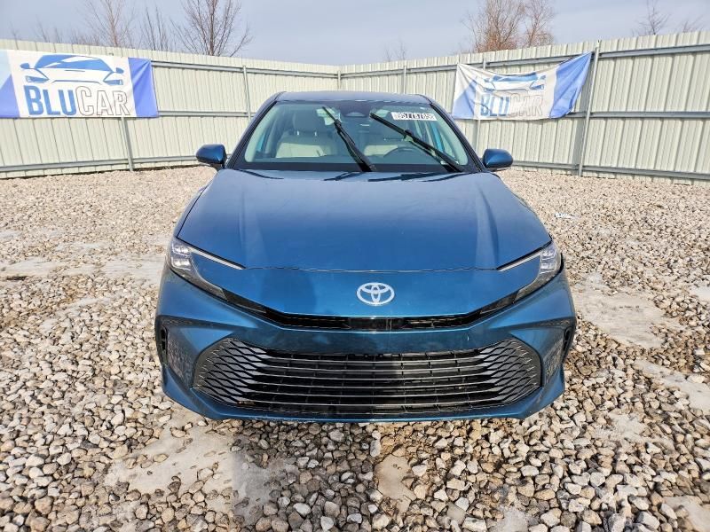 2025 Toyota Camry xle