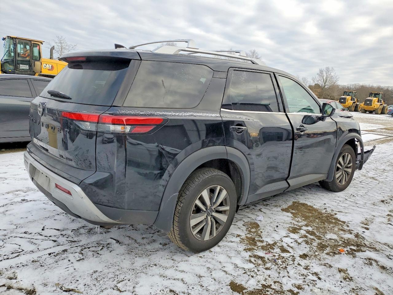 2024 Nissan Pathfinder SL