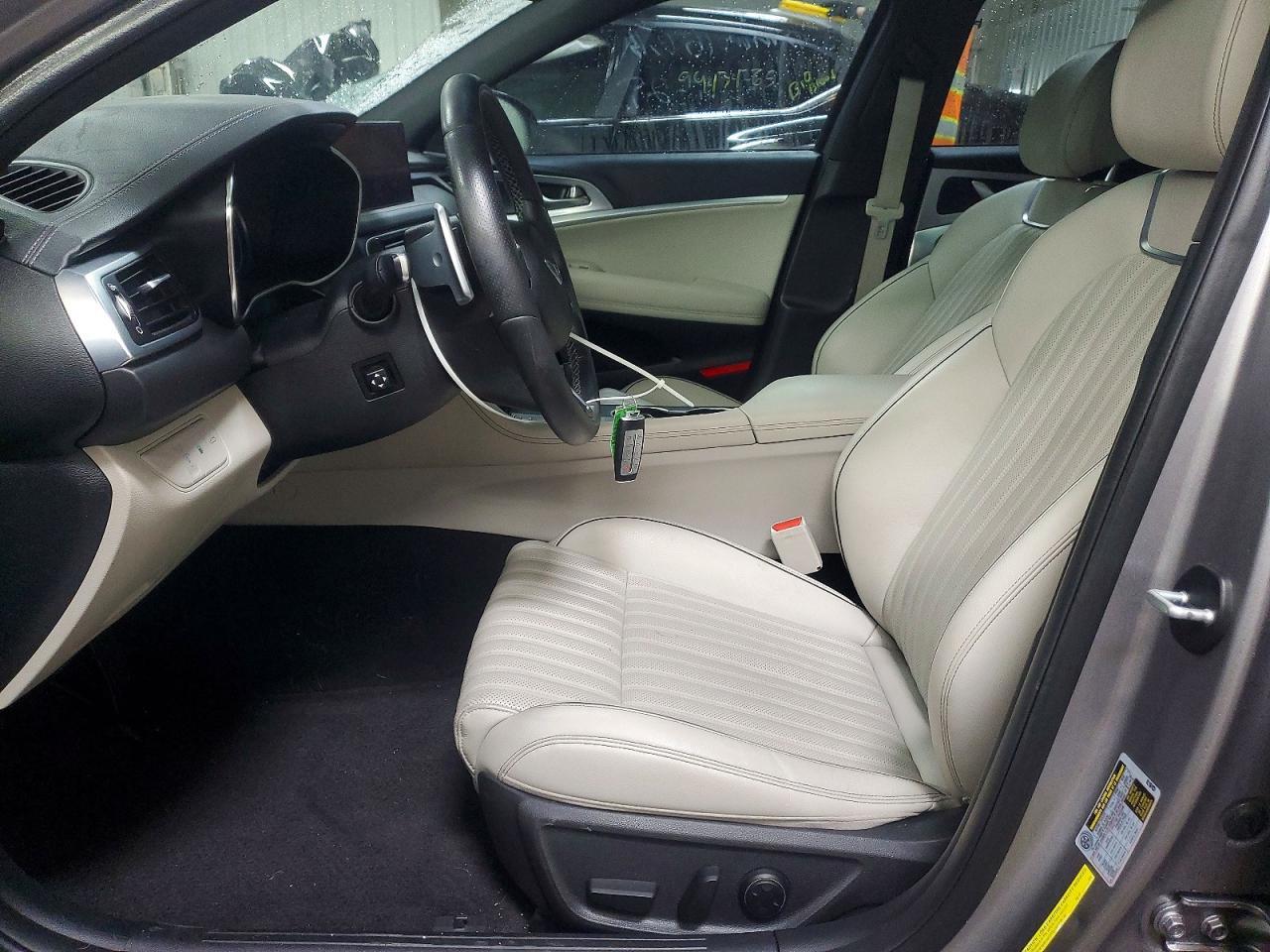 2022 Genesis G70 Base
