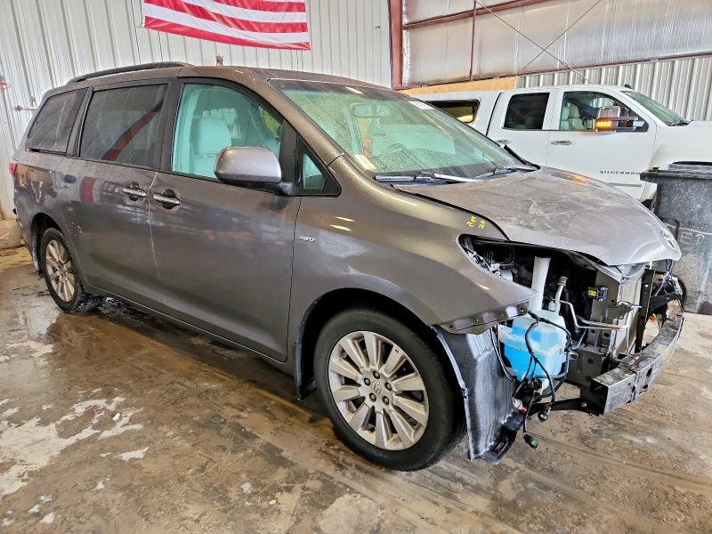 2016 Toyota Sienna xle 7 Passenger