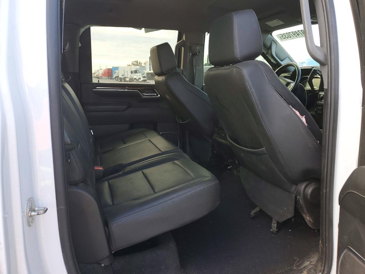 2024 Chevrolet Silverado K3500 LT