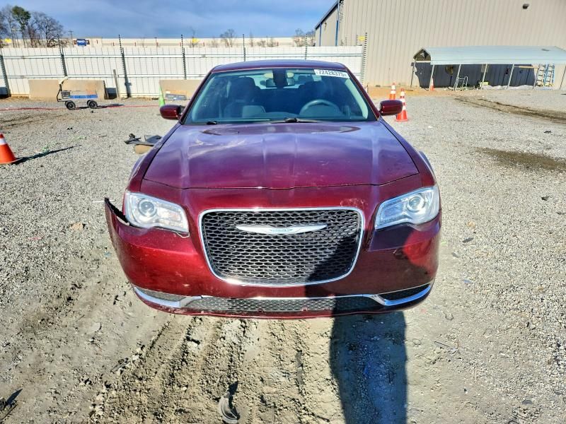 2018 Chrysler 300 Touring