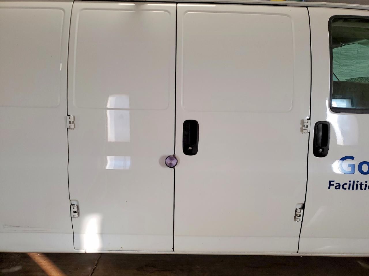 2010 Chevrolet Express G2500 Utility / Service Van