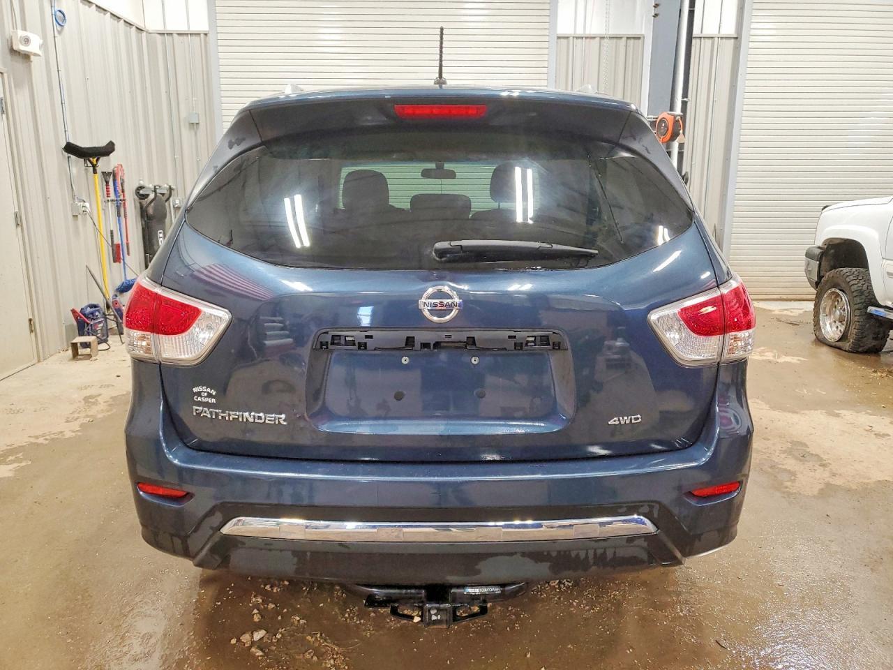 2016 Nissan Pathfinder s