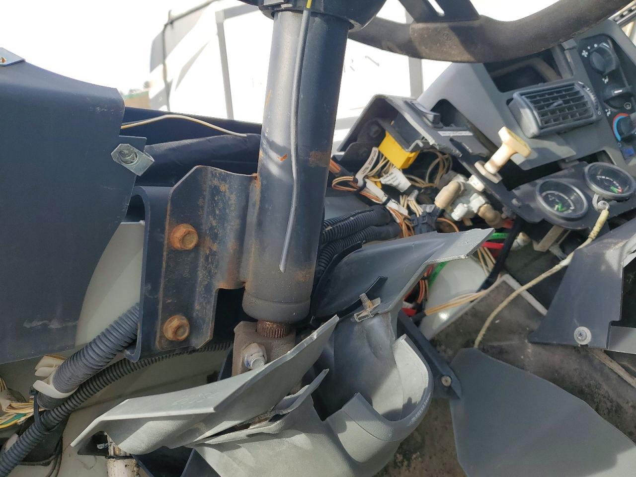 2018 Mack MRU613 Truck Cab AND Chassis