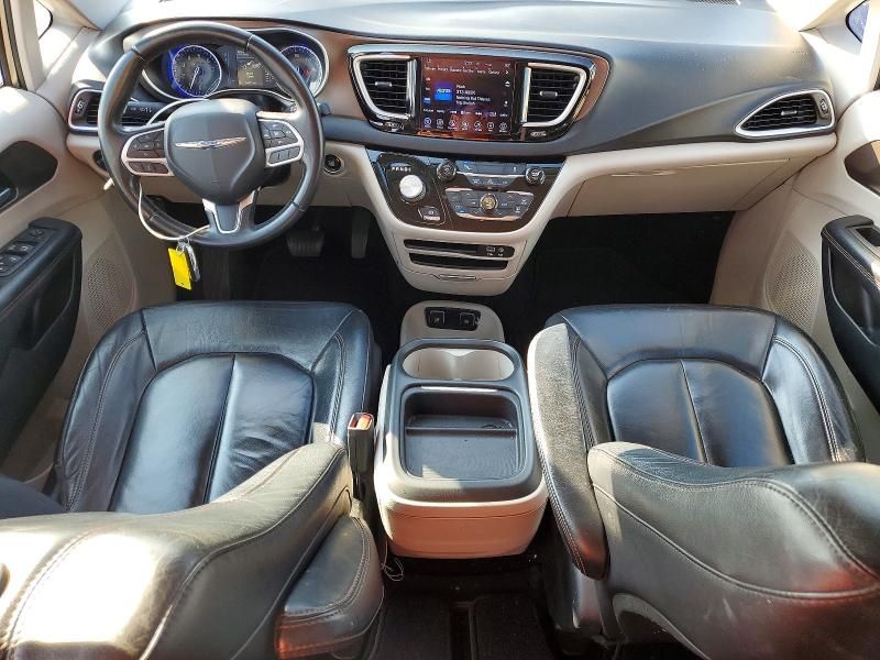 2017 Chrysler Pacifica Touring l
