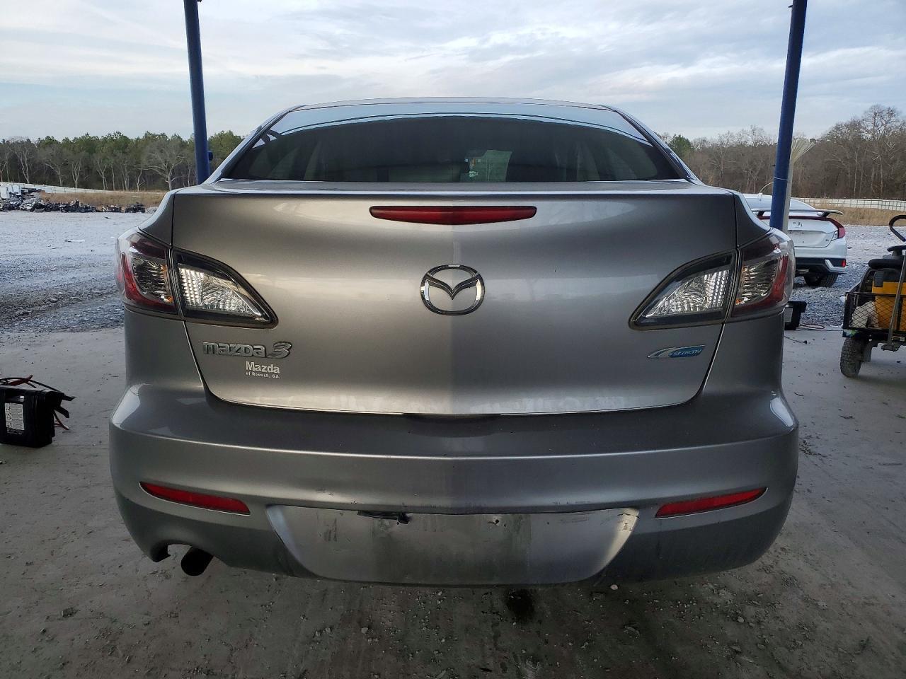 2013 Mazda 3 I