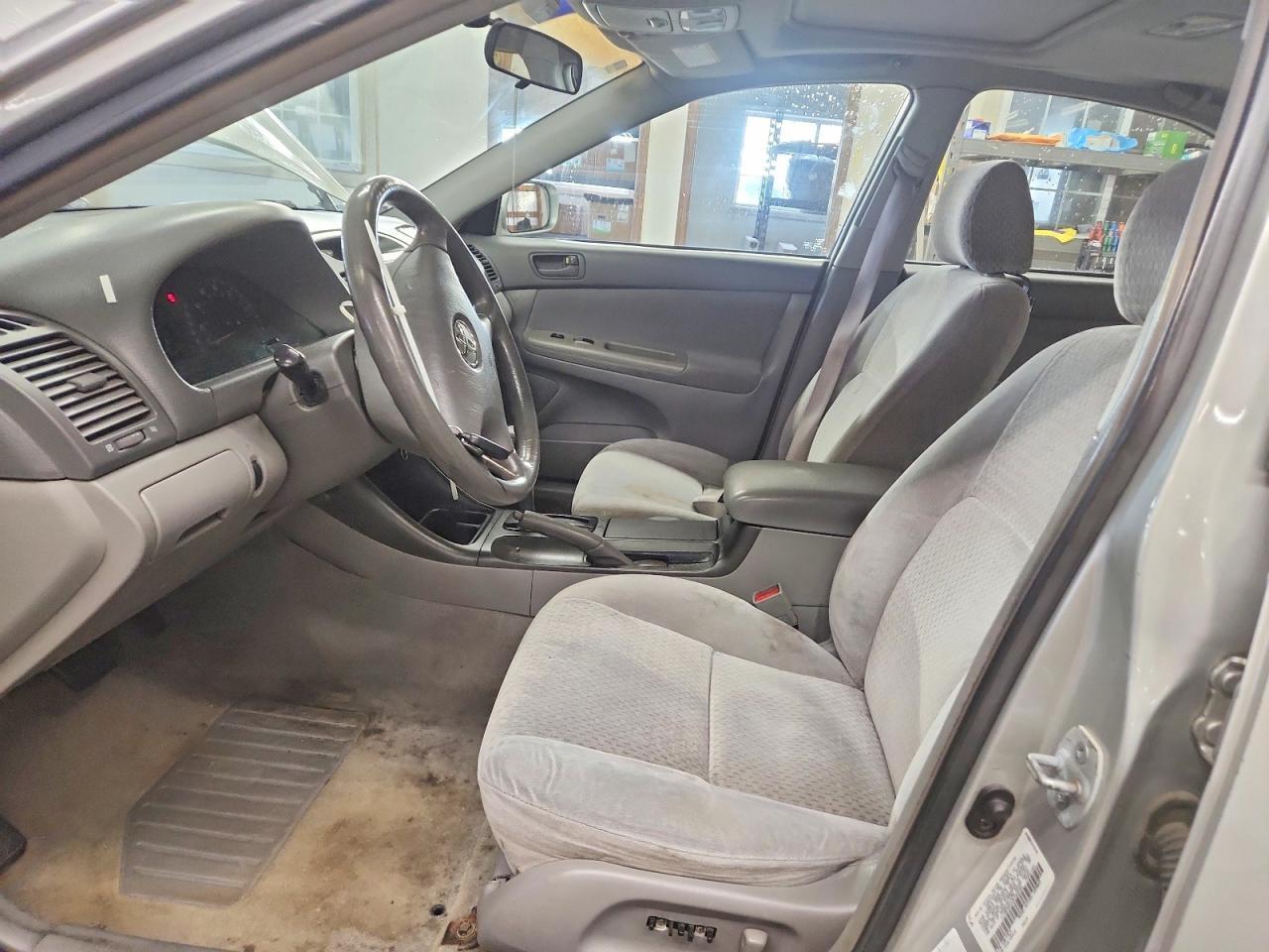 2003 Toyota Camry le
