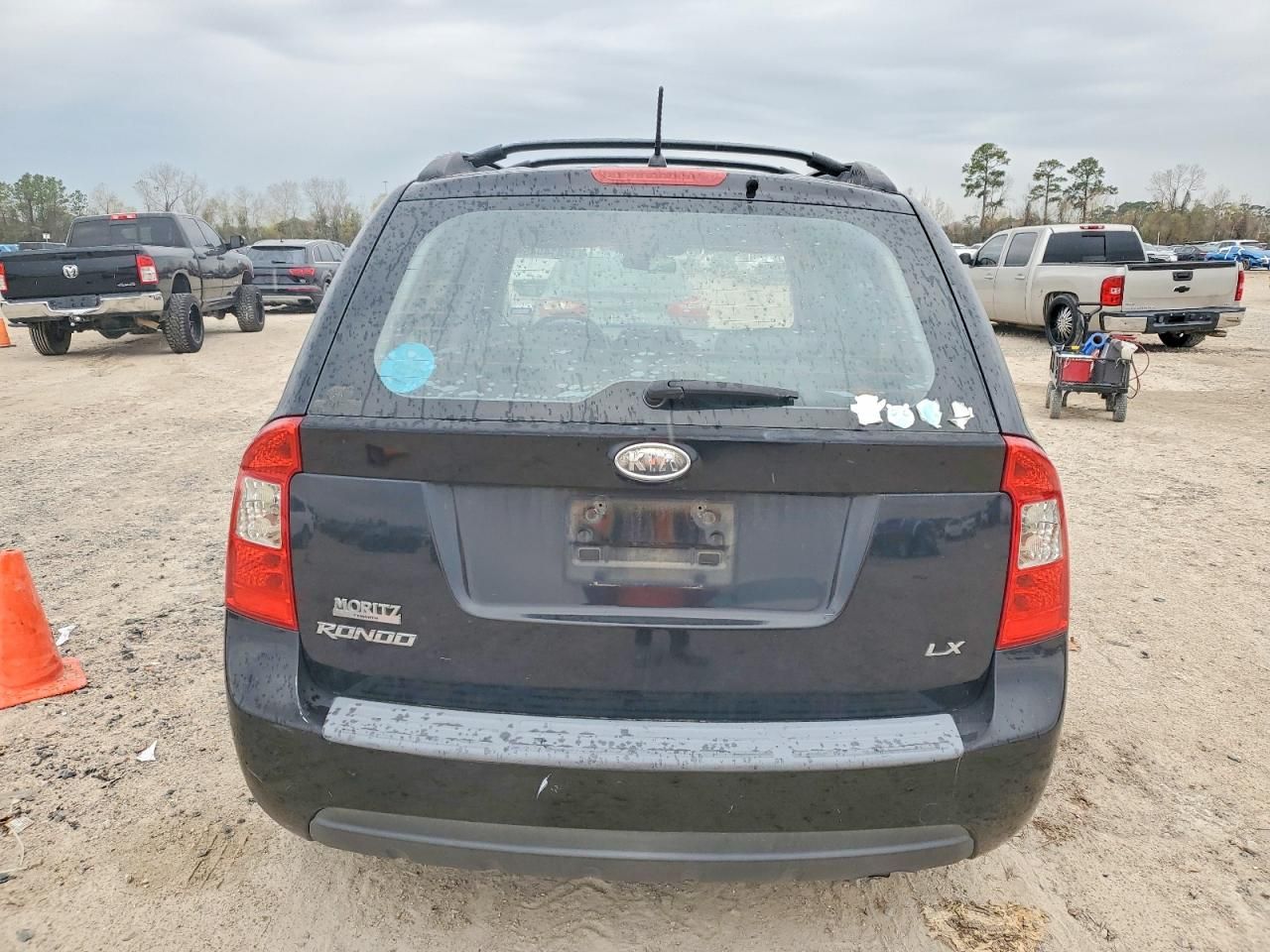 2008 KIA Rondo Base