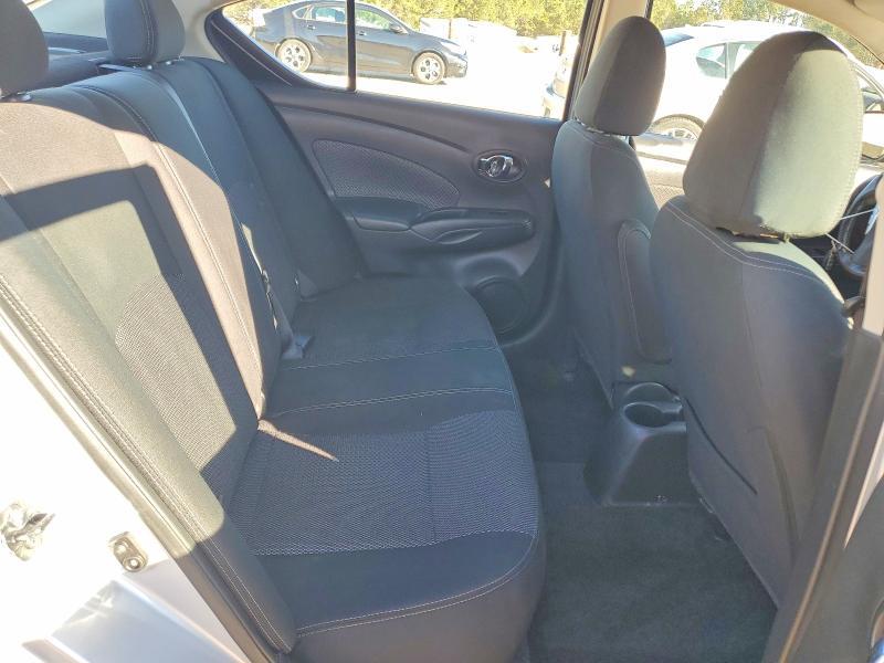 2019 Nissan Versa s