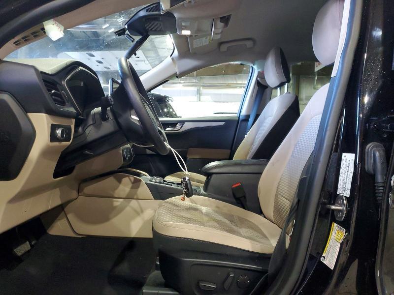 2020 Ford Escape se