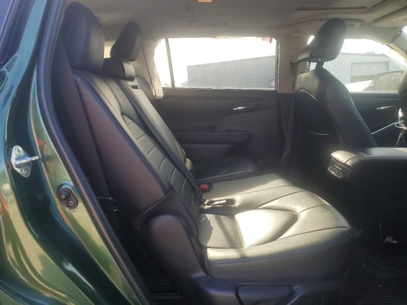 2023 Toyota Highlander l