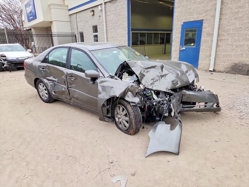 2004 Toyota Camry le