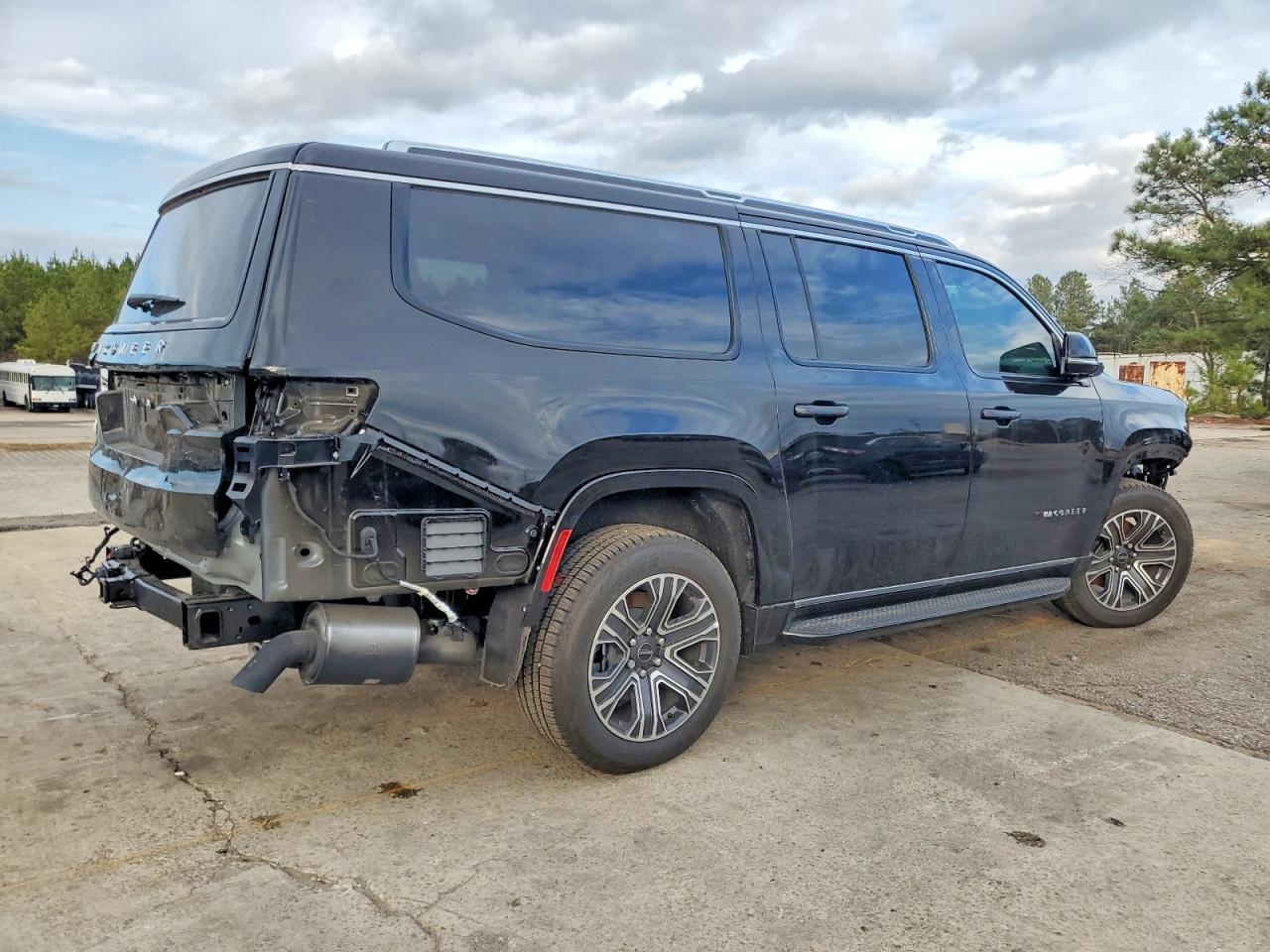 2025 Jeep Wagoneer l Series i