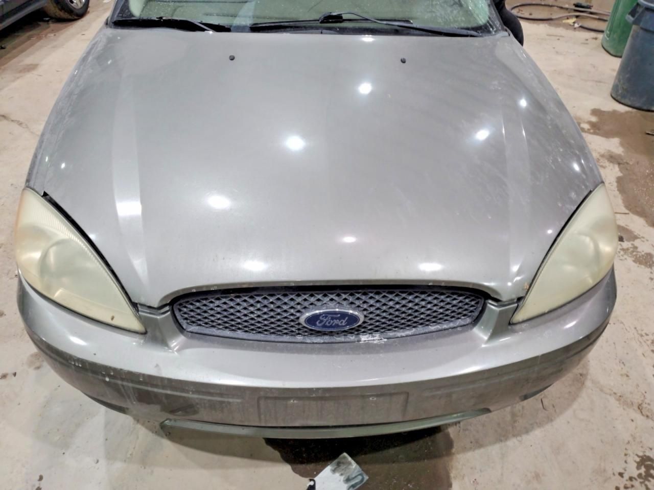 2004 Ford Taurus se