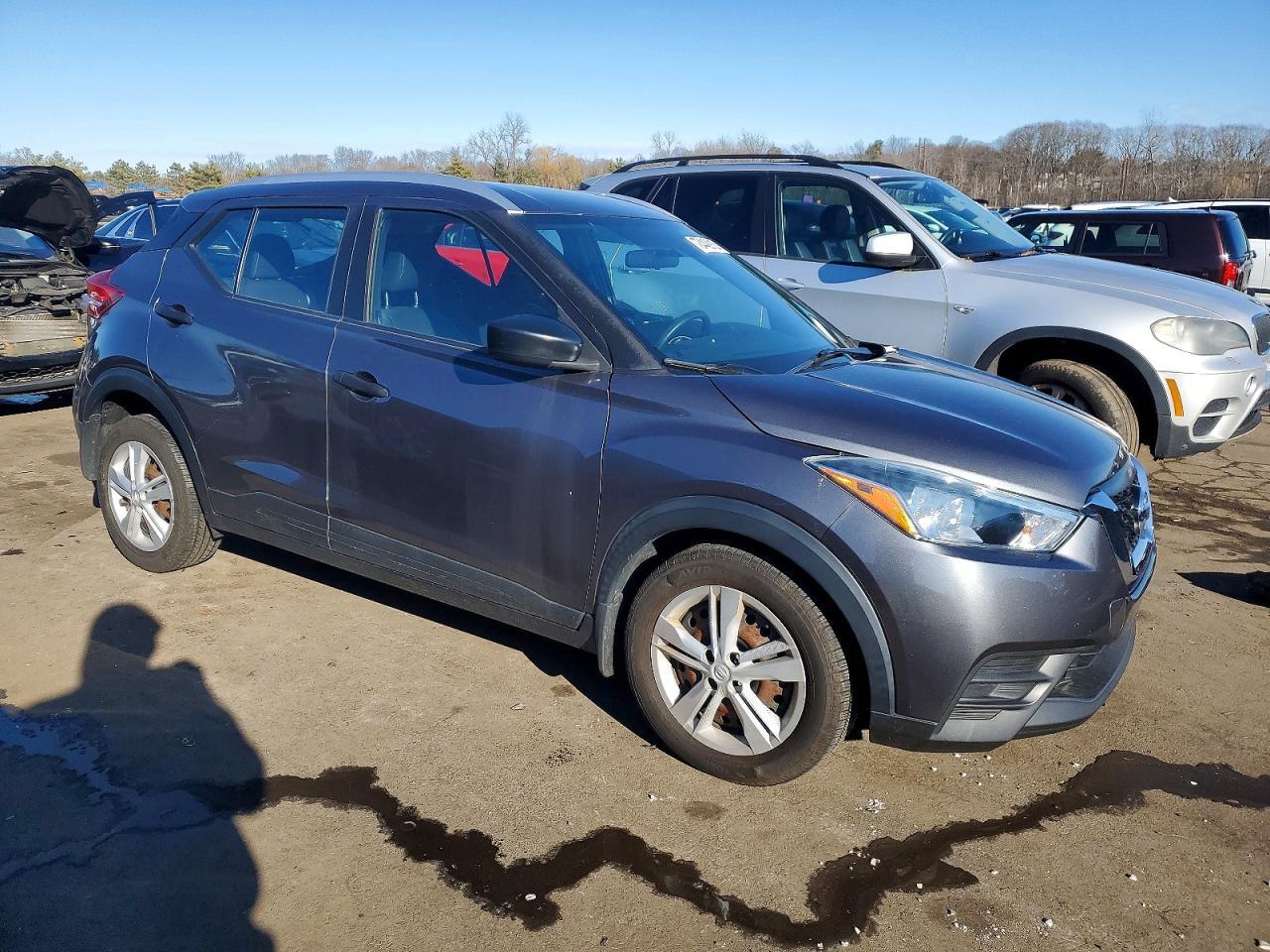2019 Nissan Kicks s