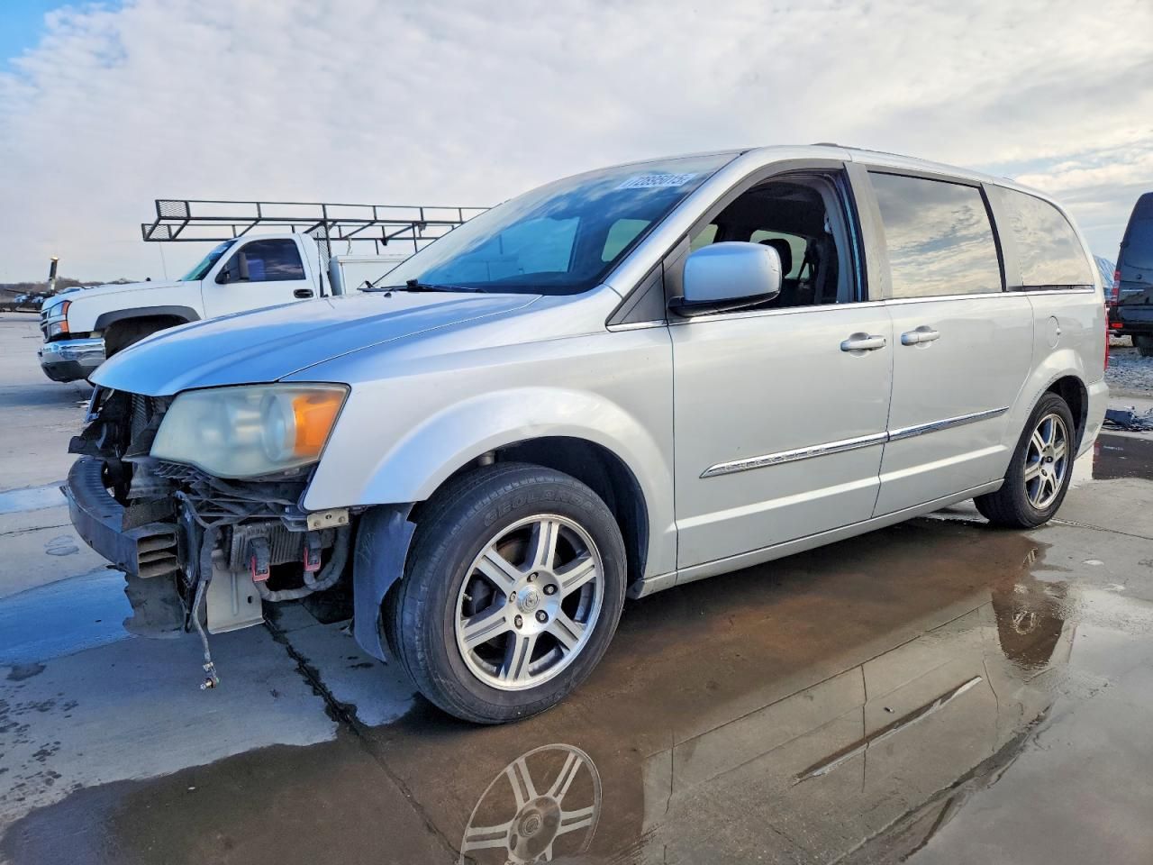 2012 Chrysler Town & Country Touring