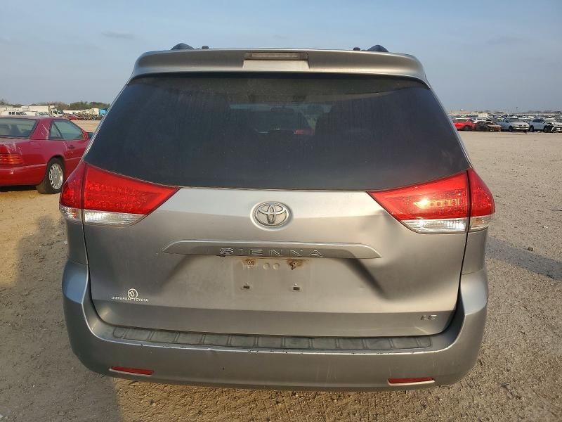 2012 Toyota Sienna le