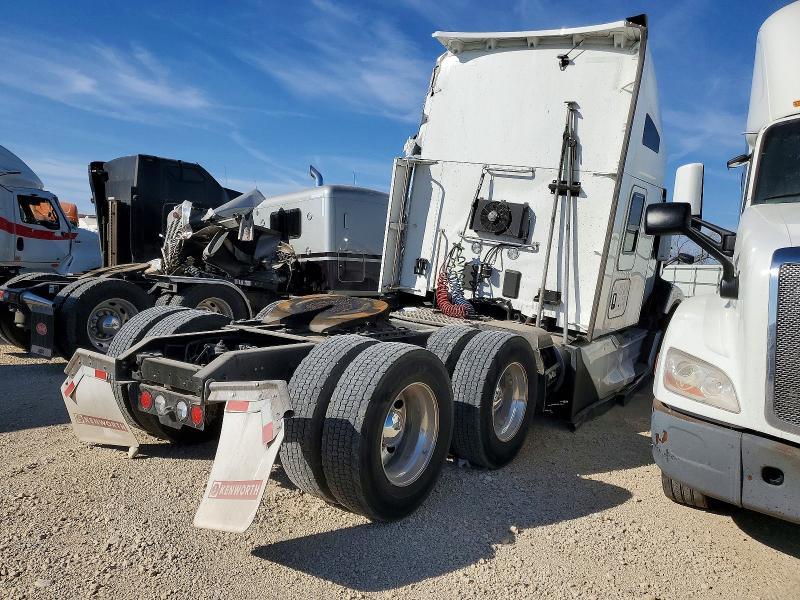 2025 Kenworth T680 Semi Truck