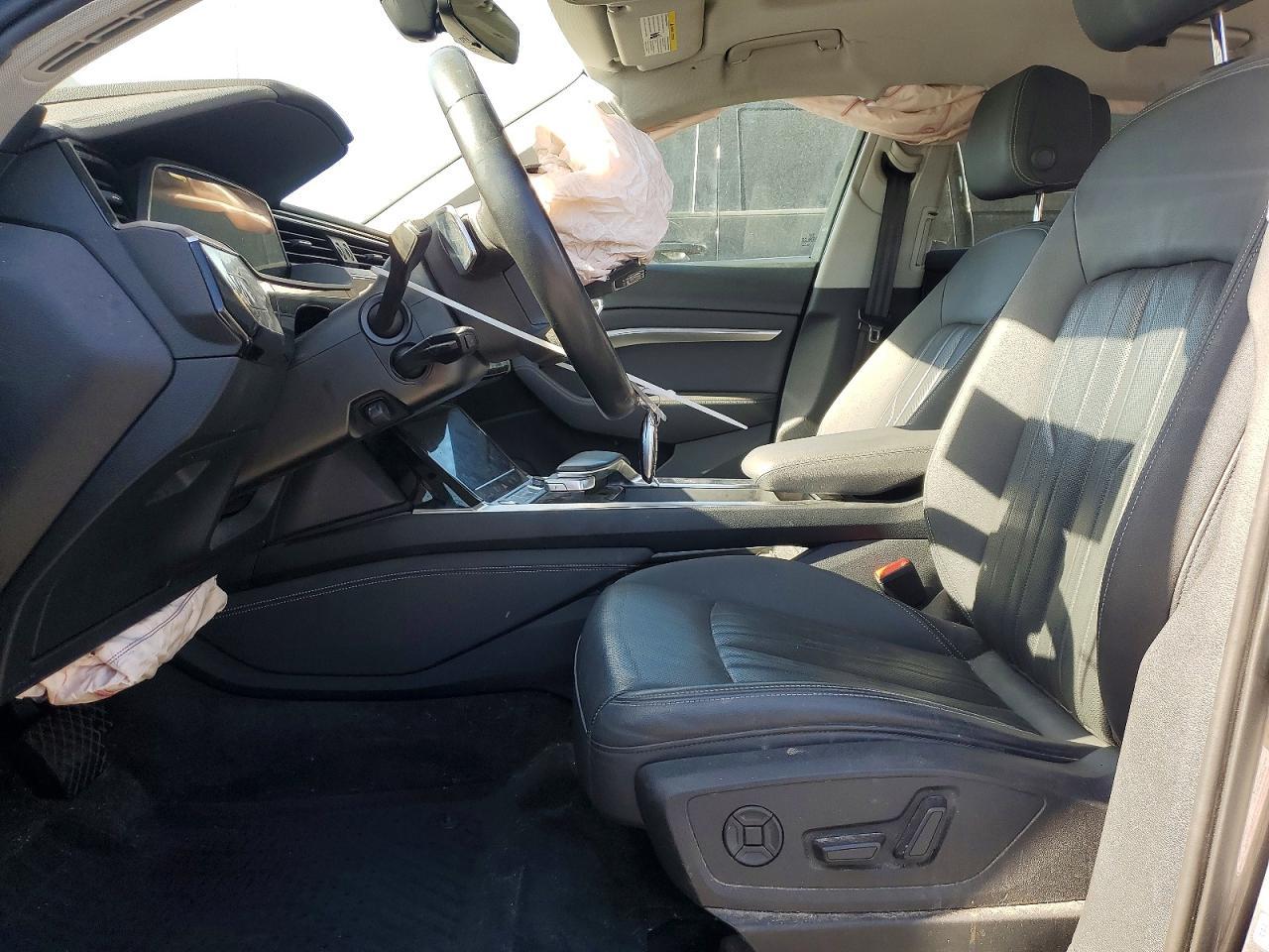 2019 Audi E-tron Premium Plus