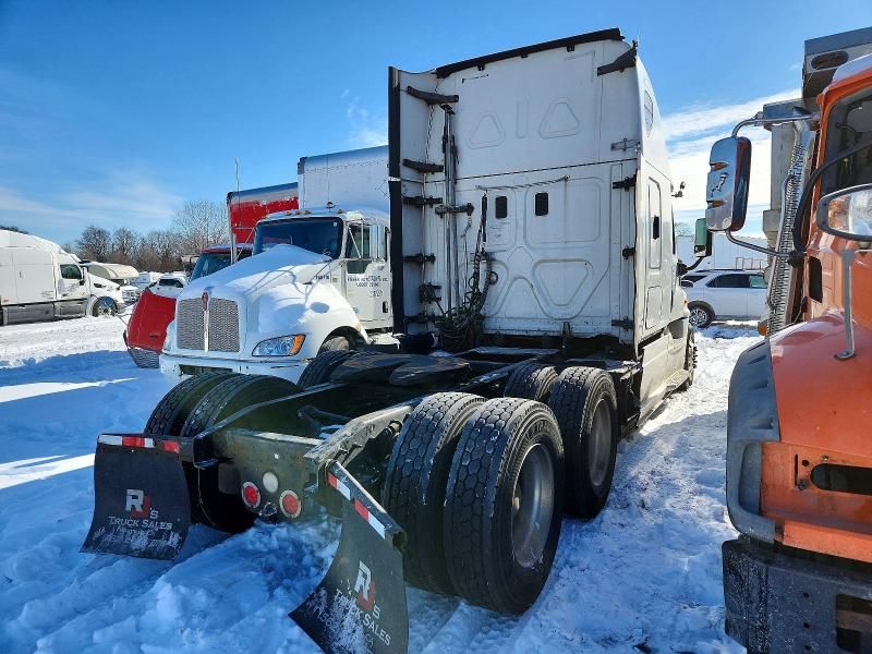 2016 Freightliner Cascadia 125 Semi Truck