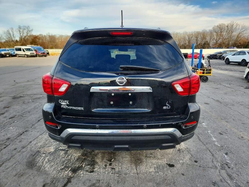 2018 Nissan Pathfinder s