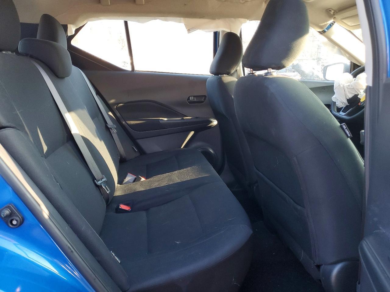 2024 Nissan Kicks s