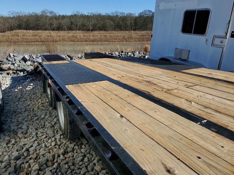 2022 Load Trail Equipment Trailer