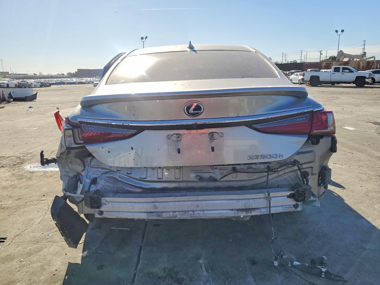 2019 Lexus ES