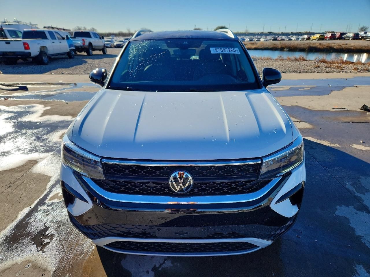 2024 Volkswagen Taos se