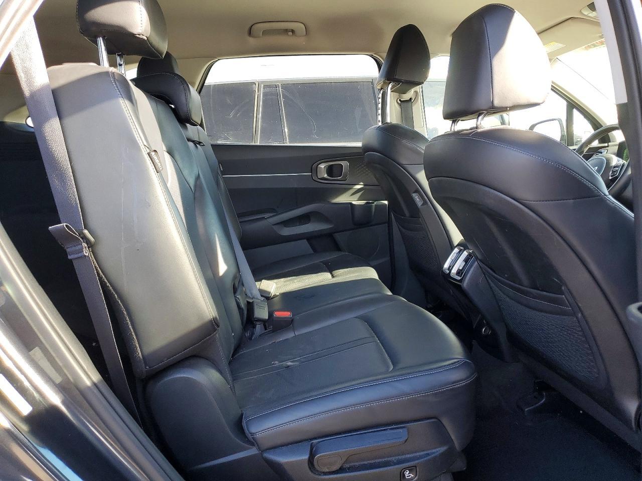 2024 KIA Sorento s