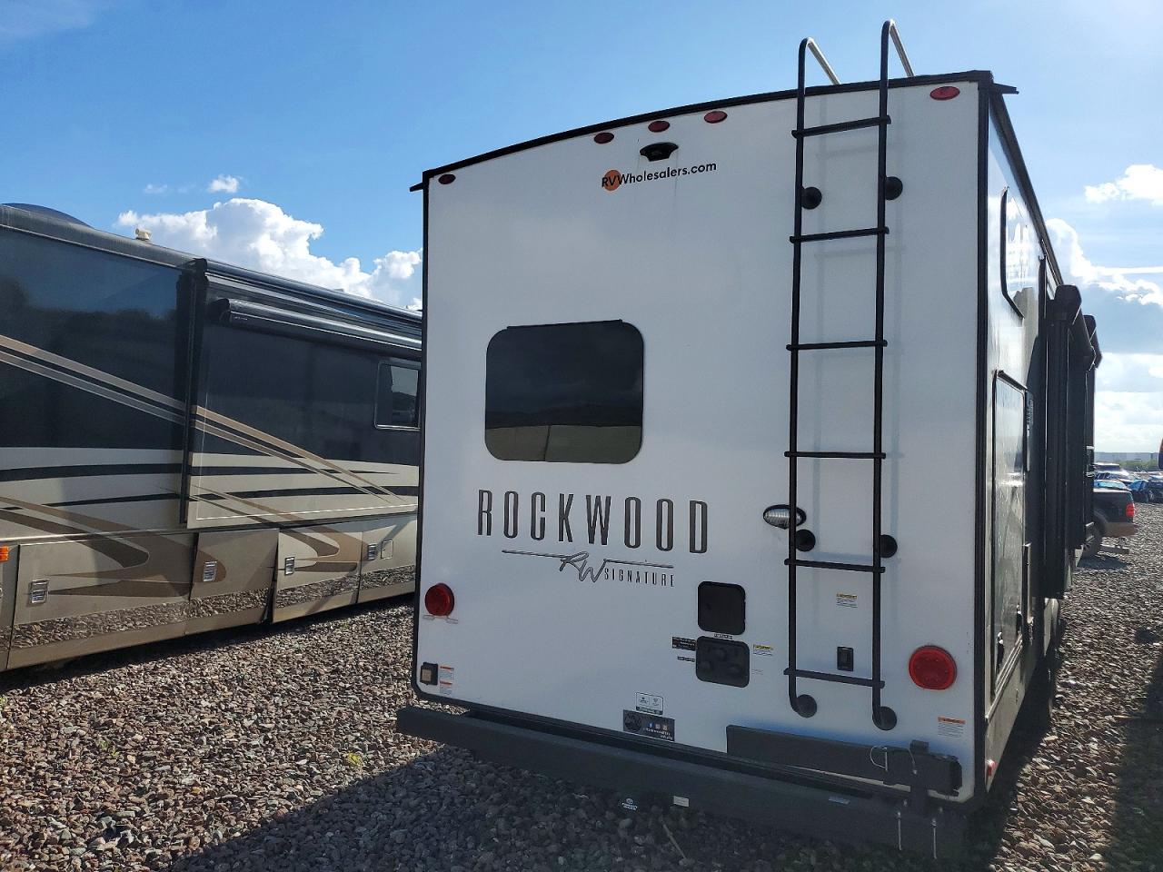 2025 Rockwood Signature