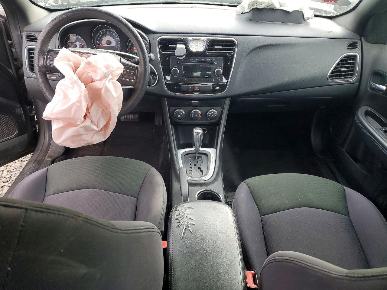 2012 Chrysler 200 lx