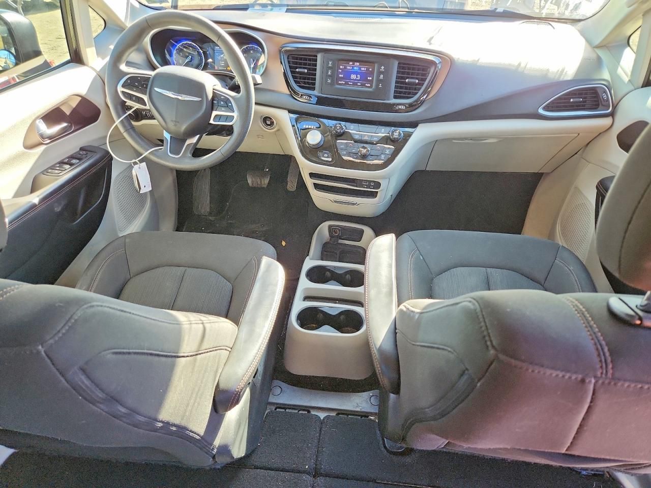 2017 Chrysler Pacifica lx