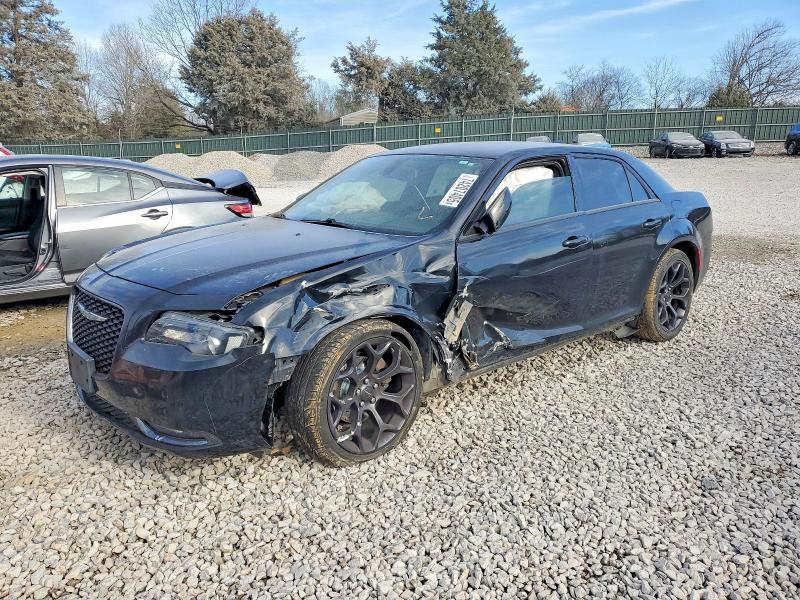2019 Chrysler 300 s