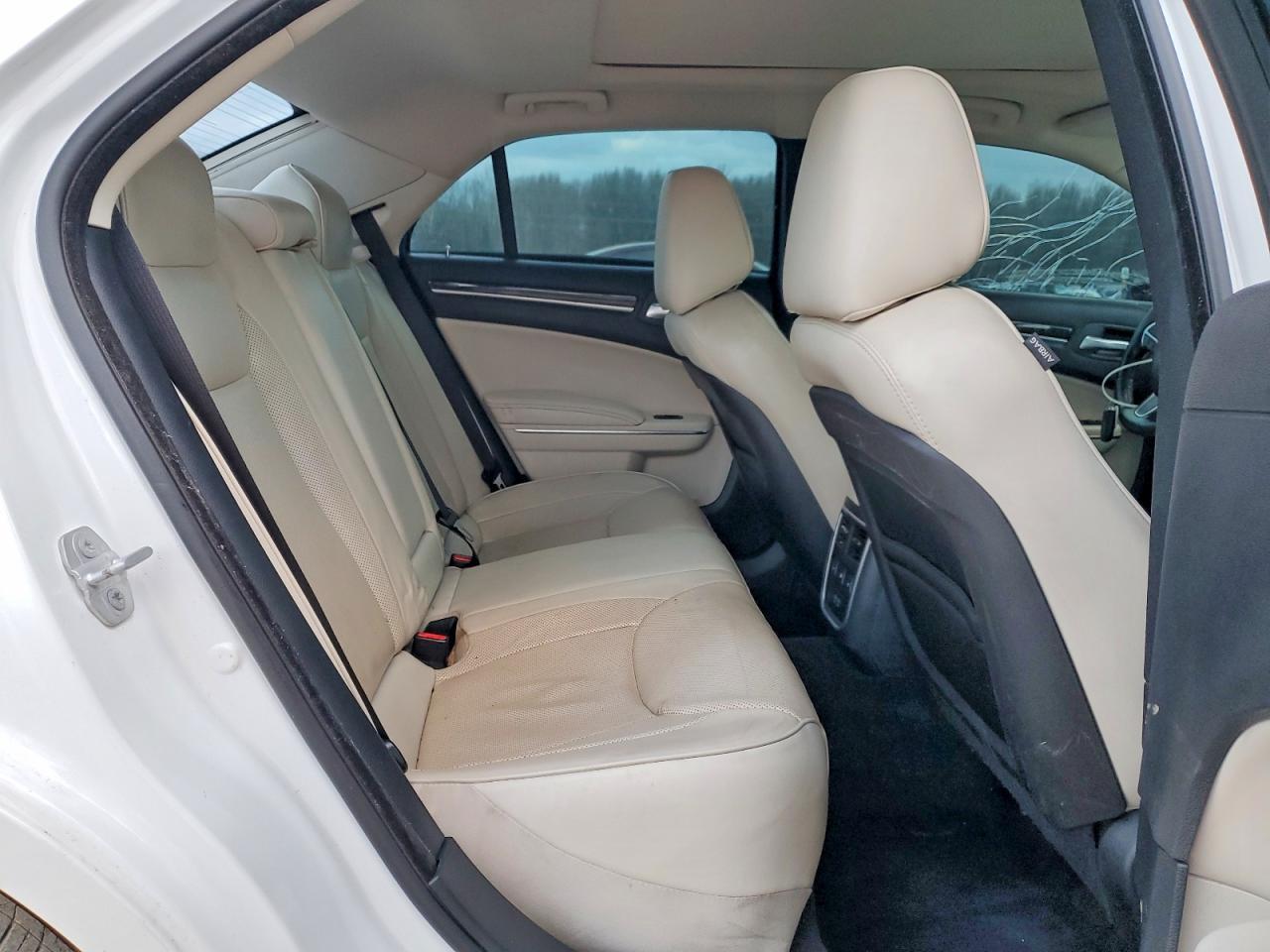 2016 Chrysler 300c