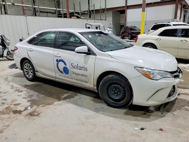 2015 Toyota Camry le