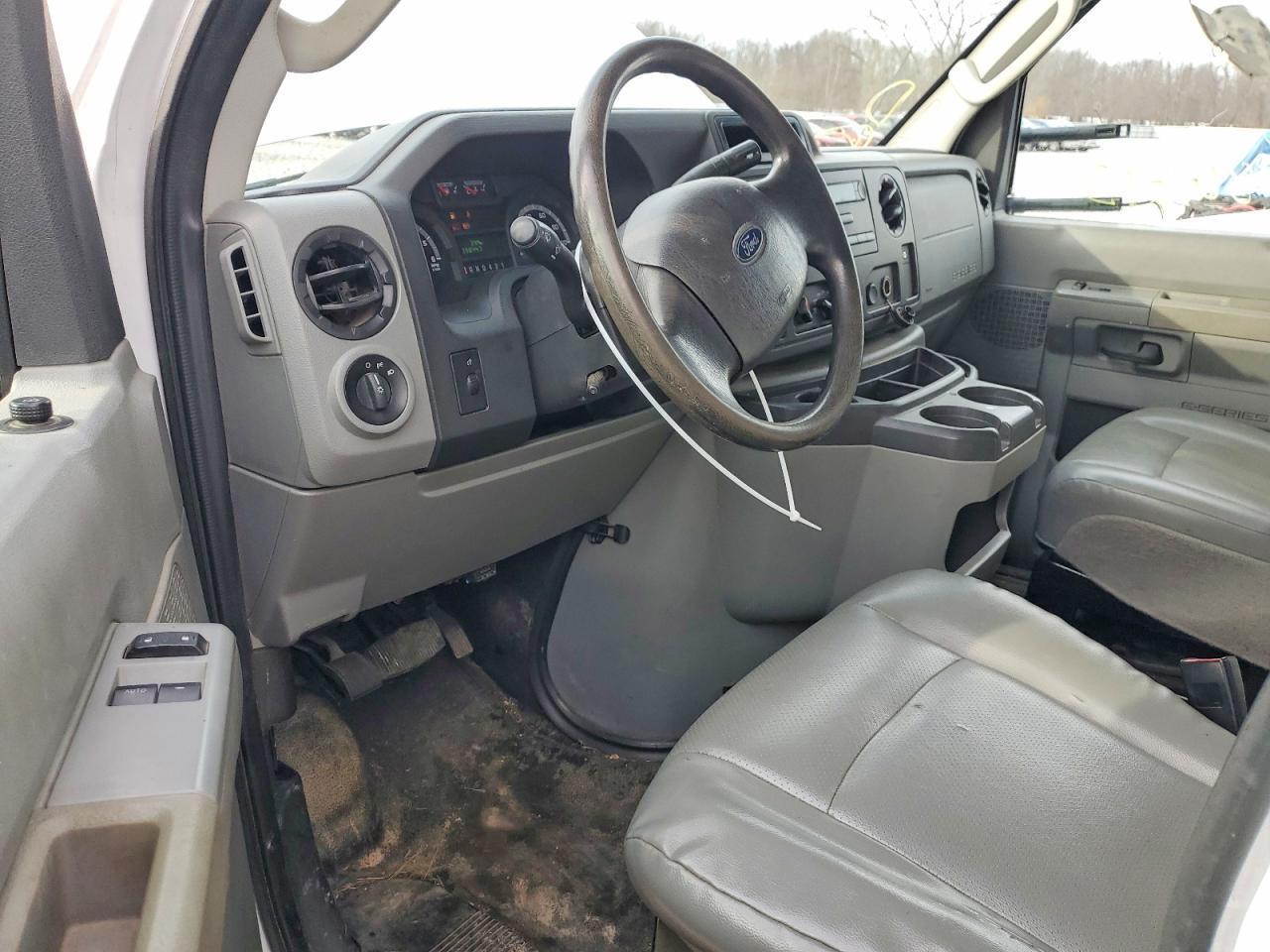 2018 Ford E450 BOX Truck