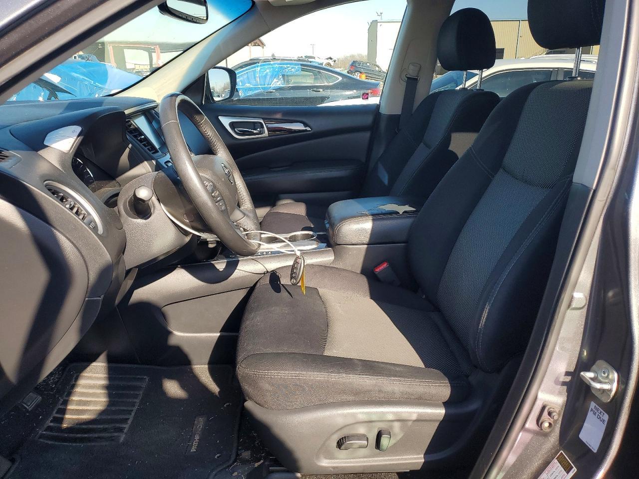 2018 Nissan Pathfinder s