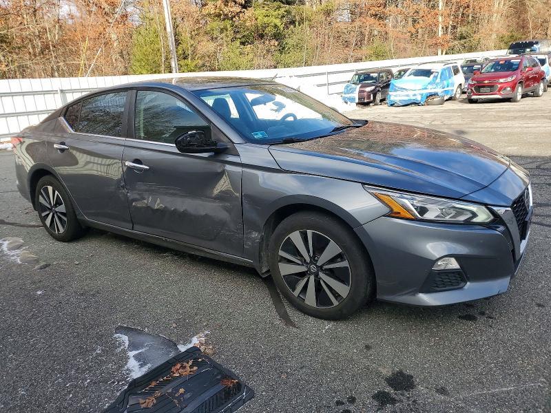 2021 Nissan Altima sv