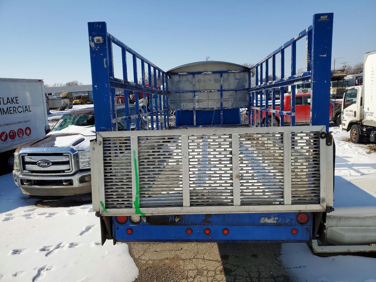 2001 International 4700 Flatbed Truck