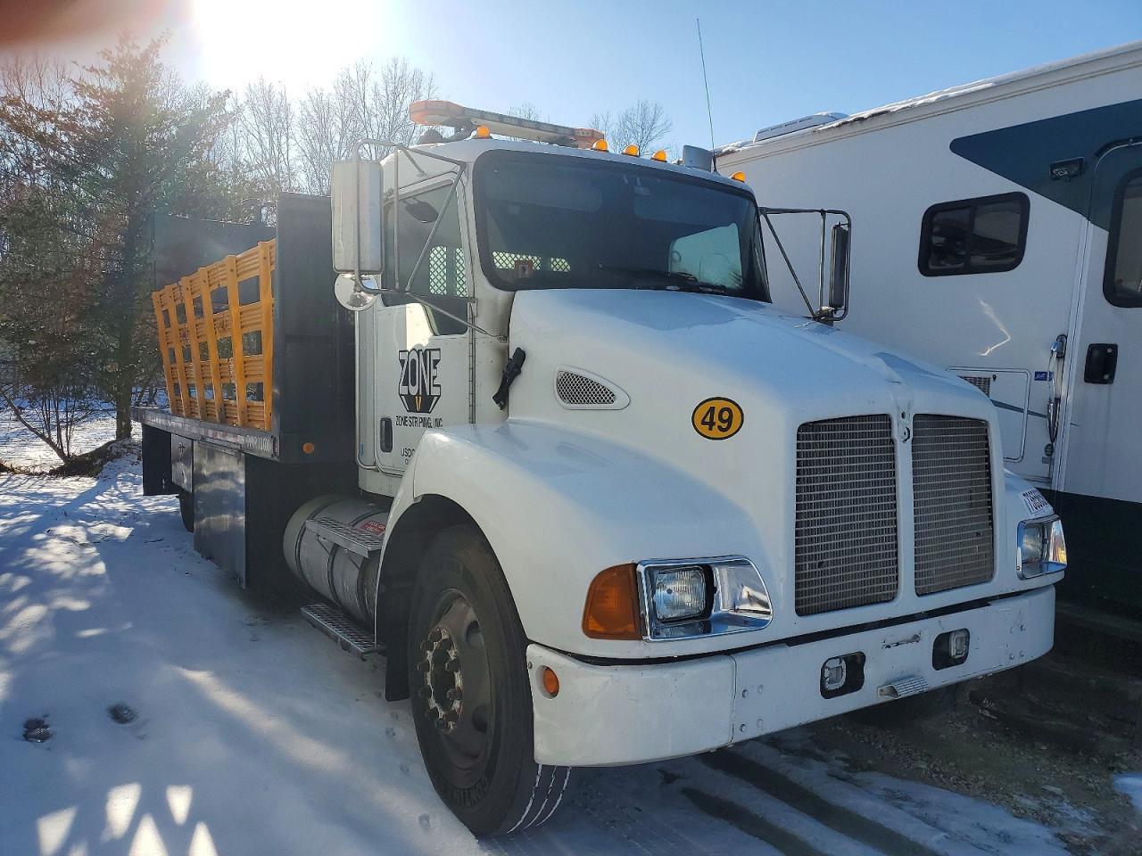 2003 Kenworth T300 Flatbed Truck