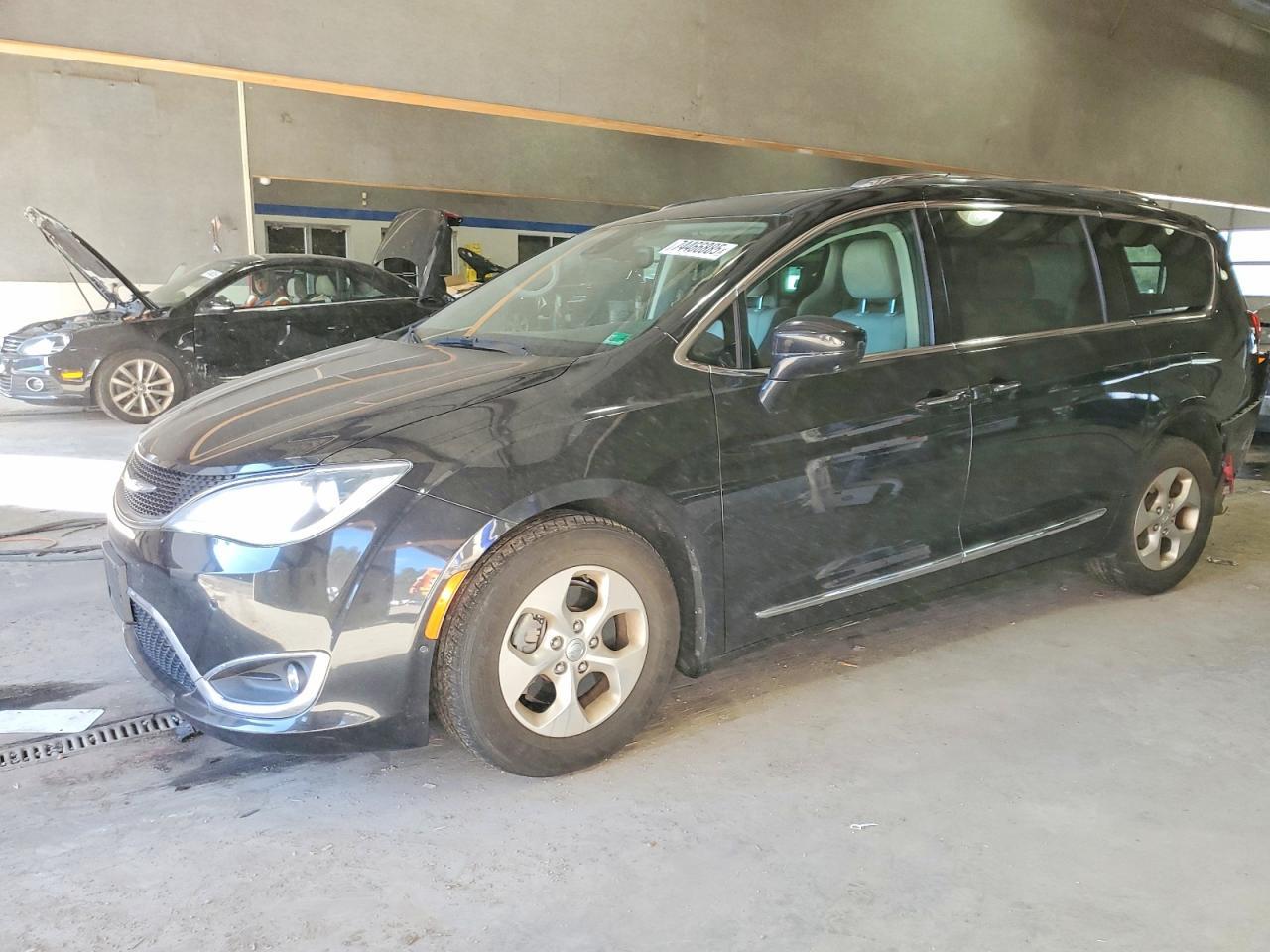 2017 Chrysler Pacifica Touring l Plus