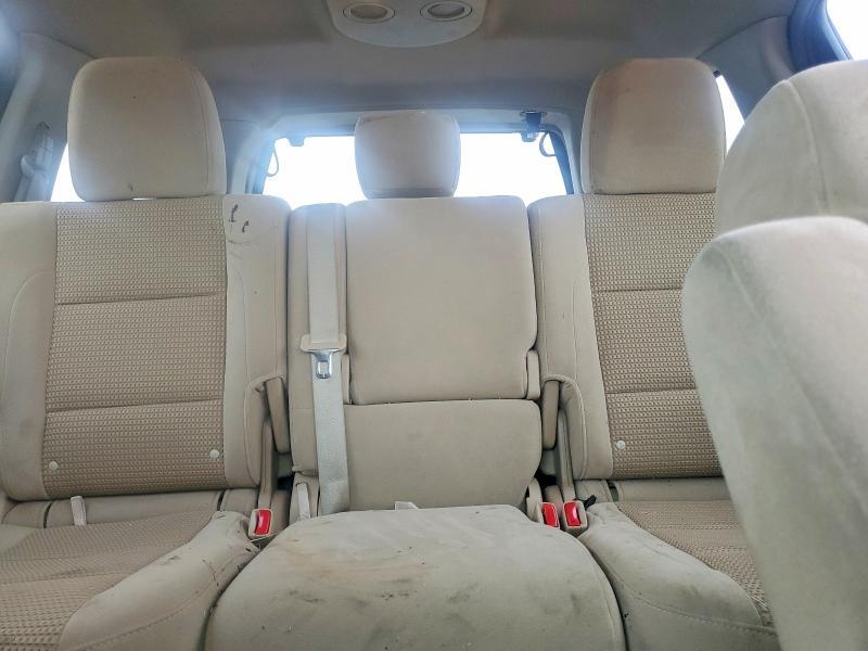 2013 Nissan Armada sv