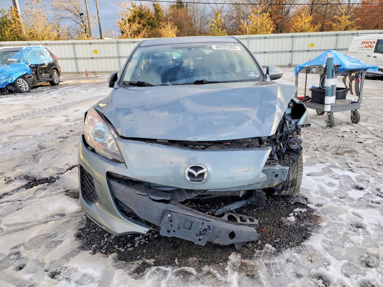 2013 Mazda 3 I