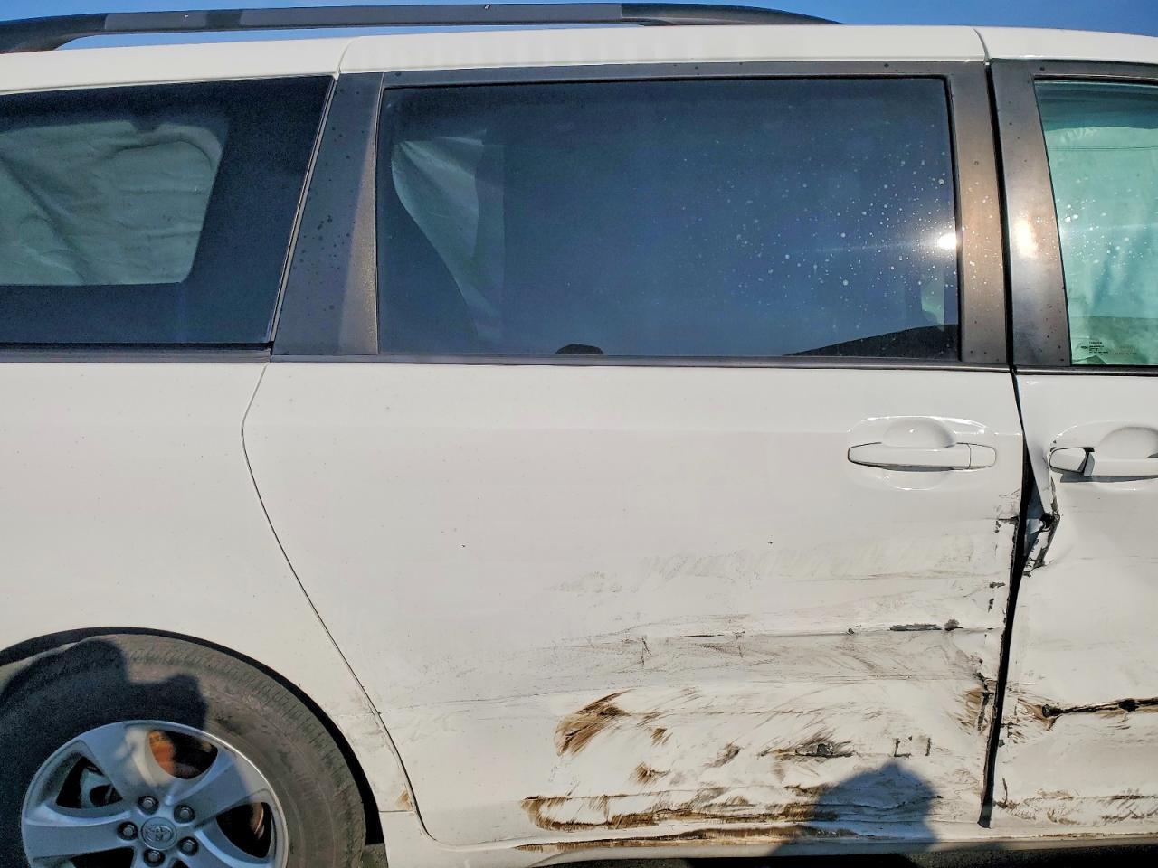 2014 Toyota Sienna le