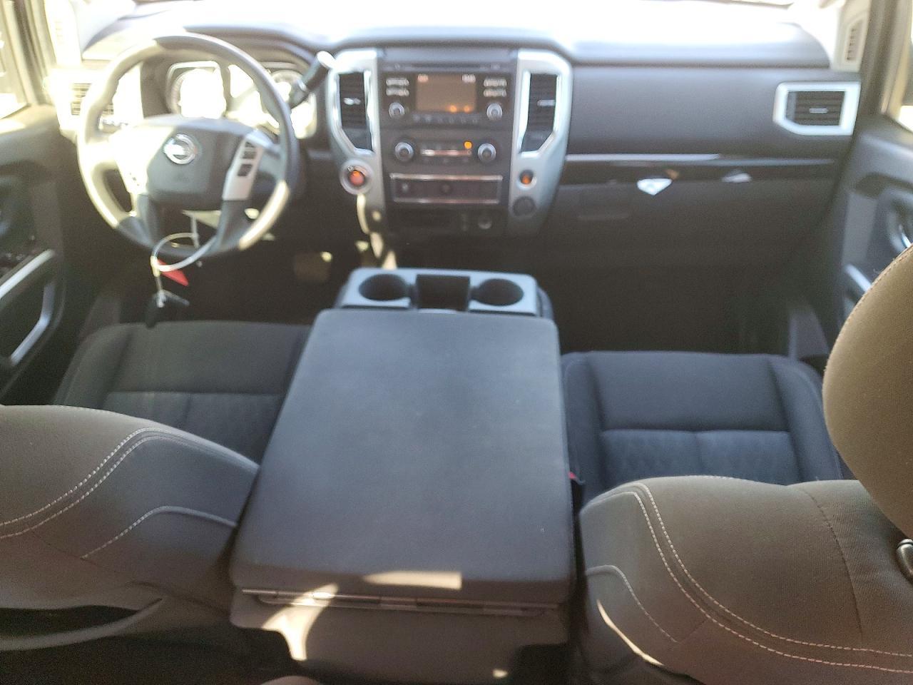 2017 Nissan Titan s